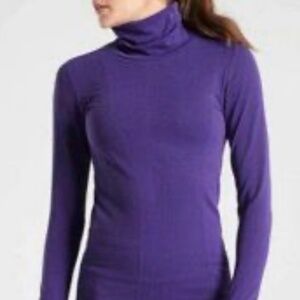 Athleta Flurry Base layer turtleneck, deep purple, size medium